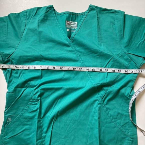 GREEN WONDERWINK WONDERWORK SCRUBS SHIRT - Picture 3 of 4